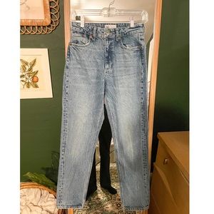 Zara mom jean. Zip fly. Size 4.
